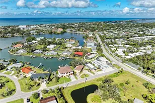 136 Bayview Dr, Nokomis, FL 34275 - Photo 1