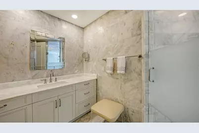 1241 Gulf Of Mexico Drive #803, Longboat Key, FL 34228 - Photo 17