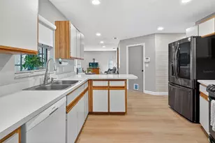 2553 W Scarlet Oak Ct, Sarasota, FL 34232 - Photo 23