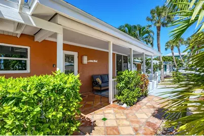 208 82nd Street #B, Holmes Beach, FL 34217 - Photo 5