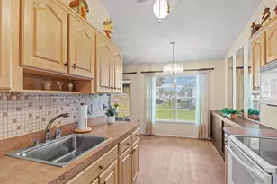 3701 39th St W, Bradenton, FL 34205 - Photo 13
