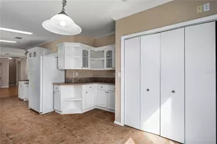 8410 Imperial Cir, Palmetto, FL 34221 - Photo 11