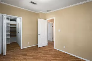 8410 Imperial Cir, Palmetto, FL 34221 - Photo 21