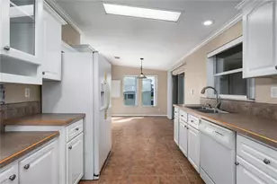 8410 Imperial Cir, Palmetto, FL 34221 - Photo 3