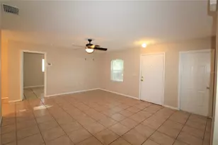 2311 18th Ave E, Palmetto, FL 34221 - Photo 5
