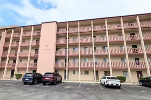 4137 Lake Bayshore Dr, Bradenton, FL 34205 - Photo 1