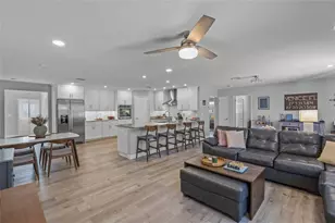 744 Guild Dr, Venice, FL 34285 - Photo 9