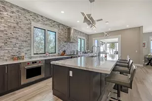 7418 Westmoreland Dr, Sarasota, FL 34243 - Photo 9