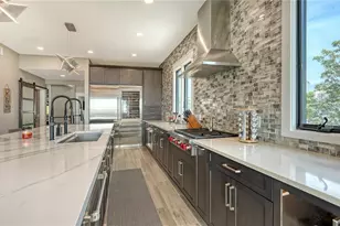 7418 Westmoreland Dr, Sarasota, FL 34243 - Photo 7