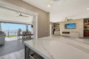 7418 Westmoreland Dr, Sarasota, FL 34243 - Photo 11