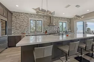 7418 Westmoreland Dr, Sarasota, FL 34243 - Photo 9