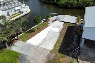 149 Bayou Dr, Venice, FL 34285 - Photo 3