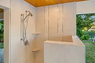 225 Little Pond Ln, Sarasota, FL 34242 - Photo 41