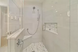 225 Little Pond Ln, Sarasota, FL 34242 - Photo 29