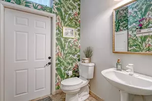 1887 Buccaneer Cir, Sarasota, FL 34231 - Photo 25