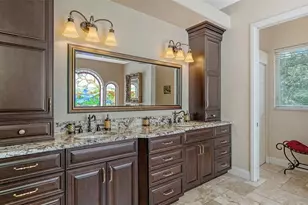 1887 Buccaneer Cir, Sarasota, FL 34231 - Photo 31