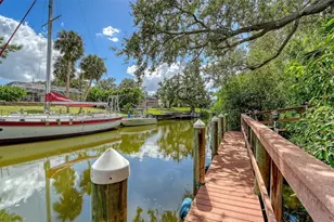 1887 Buccaneer Cir, Sarasota, FL 34231 - Photo 57