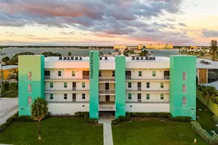 15305 1st St E, Madeira Beach, FL 33708 - Photo 1