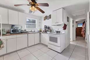 234 Colonia Ln E, Nokomis, FL 34275 - Photo 13