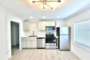 322 34th St W, Bradenton, FL 34205 - Photo 9