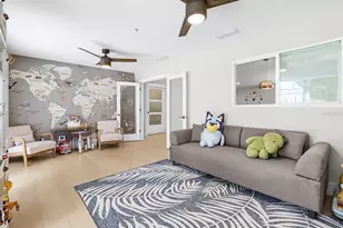 908 NE 5th Pl, Cape Coral, FL 33909 - Photo 21