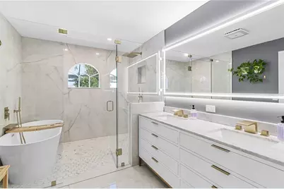 908 NE 5th Place, Cape Coral, FL 33909 - Photo 15