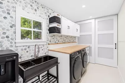 908 NE 5th Place, Cape Coral, FL 33909 - Photo 19