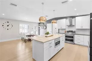 908 NE 5th Pl, Cape Coral, FL 33909 - Photo 7