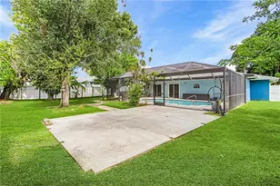 908 NE 5th Pl, Cape Coral, FL 33909 - Photo 27