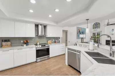 8704 Misty Creek Drive, Sarasota, FL 34241 - Photo 17