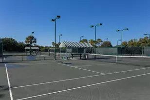 5400 Eagles Point Cir, Sarasota, FL 34231 - Photo 43