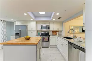 9320 Clubside Cir, Sarasota, FL 34238 - Photo 5