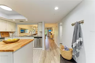 9320 Clubside Cir, Sarasota, FL 34238 - Photo 3