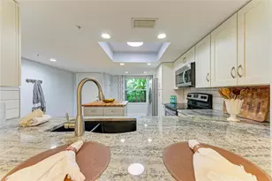 9320 Clubside Cir, Sarasota, FL 34238 - Photo 9