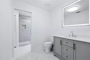 1351 Dixie Lee Ln, Sarasota, FL 34231 - Photo 21