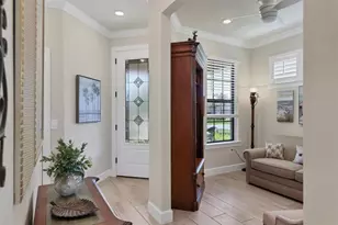 6918 Hanover Ct, Lakewood Ranch, FL 34202 - Photo 7