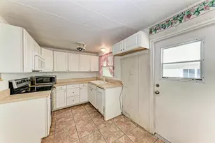 348 Tropic Dr, Osprey, FL 34229 - Photo 9