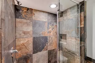 101 Benjamin Franklin Dr, Sarasota, FL 34236 - Photo 29