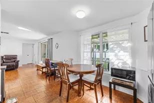 3338 Cambridge Dr, Sarasota, FL 34232 - Photo 11