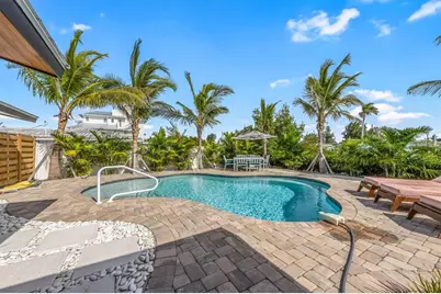 505 65th Street, Holmes Beach, FL 34217 - Photo 37