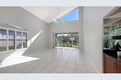 8737 Pebble Creek Lane, Sarasota, FL 34238 - Photo 7