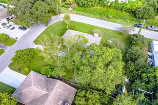 2588 Colorado St, Sarasota, FL 34237 - Photo 11