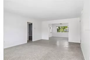 2560 Tulip St, Sarasota, FL 34239 - Photo 5