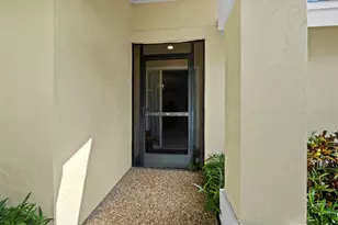 4133 Carriage Dr, Sarasota, FL 34241 - Photo 5