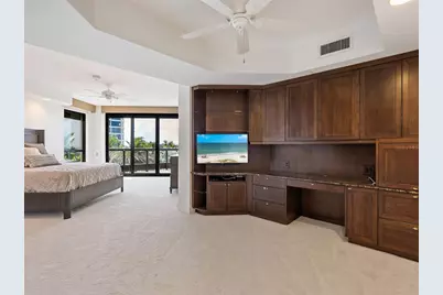 1241 Gulf Of Mexico Drive #203, Longboat Key, FL 34228 - Photo 13