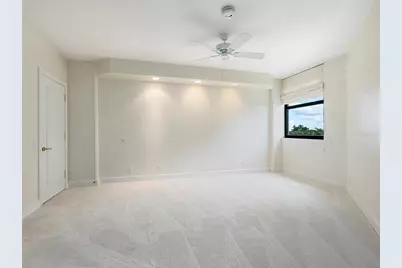 1241 Gulf Of Mexico Drive #203, Longboat Key, FL 34228 - Photo 19