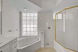 7815 Ashley Cir, Bradenton, FL 34201 - Photo 15