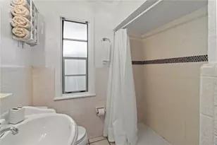 2813 Avenue E, Holmes Beach, FL 34217 - Photo 15