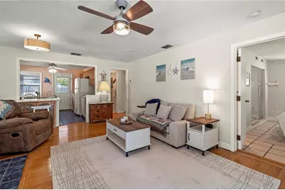 2813 Avenue E, Holmes Beach, FL 34217 - Photo 9