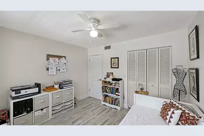 2640 Clubhouse Drive #203, Sarasota, FL 34232 - Photo 17